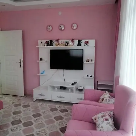 Apartment Tuter Holmes *